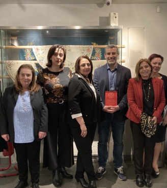 βράβευση των ιδρυμάτων (ΤΙΜΑ Κοινωφελές Ίδρυμα, Ίδρυμα Μποδοσάκη, Κοινωφελές Ίδρυμα Ιωάννη Σ. Λάτση, The Hellenic Initiative Canada)